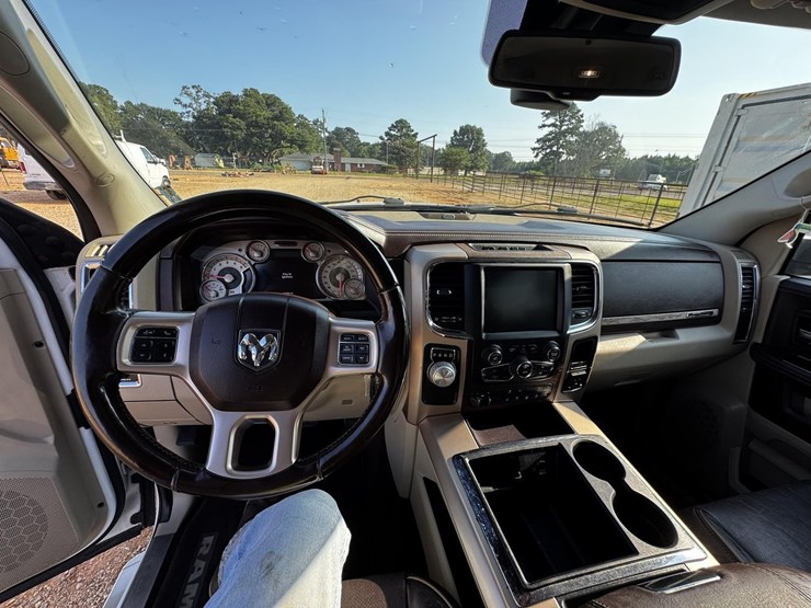 2014-dodge-1500-image-13