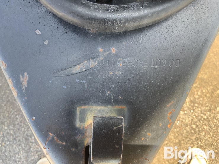 2025-massey-ferguson-730-image-18