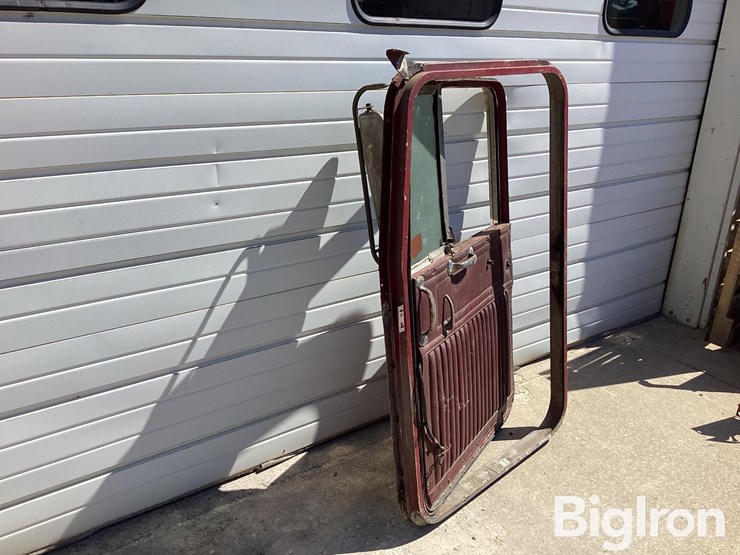 kenworth-pre-1972-top-handle-front-passenger-side-door-image-7
