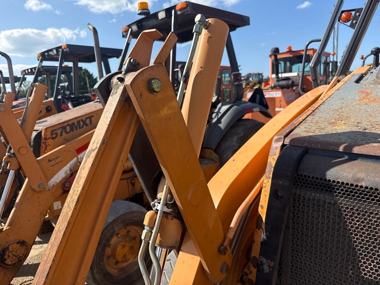 #2483-•-2009-case-570mxt-series-3-skip-loader-image-14