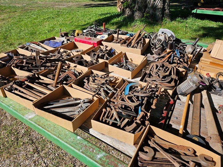 #8000-•-live-on-the-ground-only-items-image-60