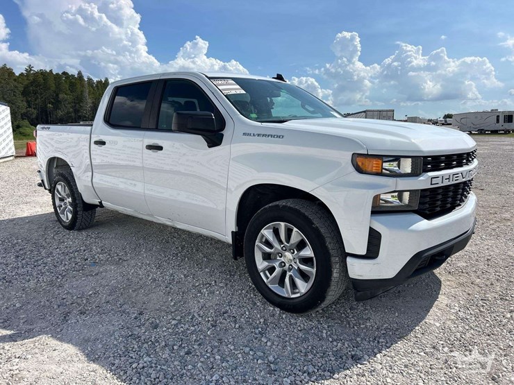 2022-chevrolet-silverado-1500-image-2