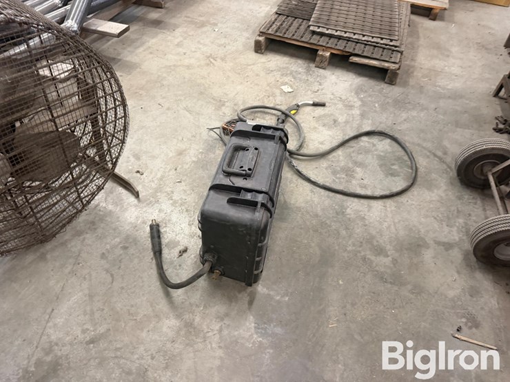 miller-x-treme-12vs-suitcase-welder-image-6