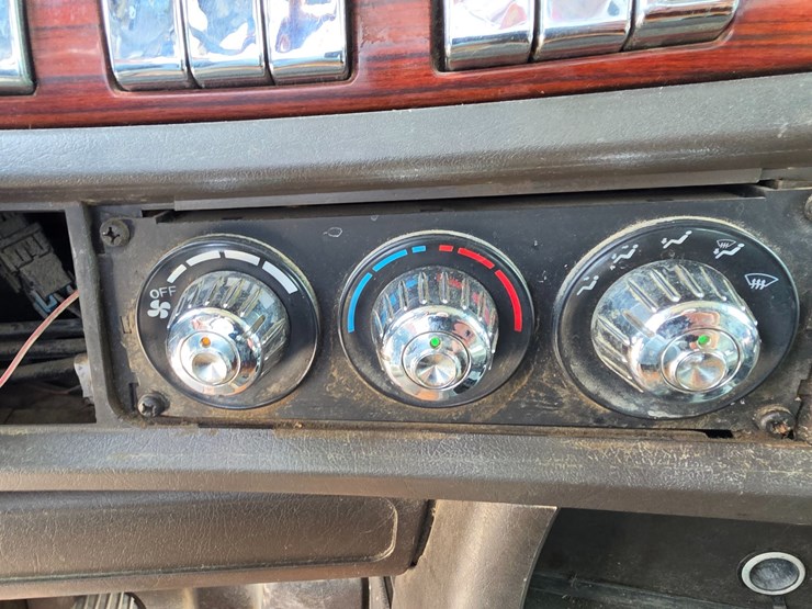 2007-kenworth-w900-image-67