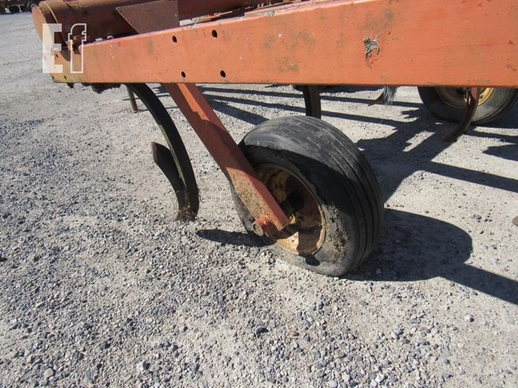 massey-ferguson-129-image-3