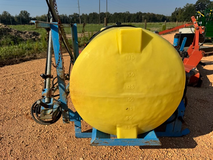 #8175-•-boom-sprayer-200-gallon-image-3
