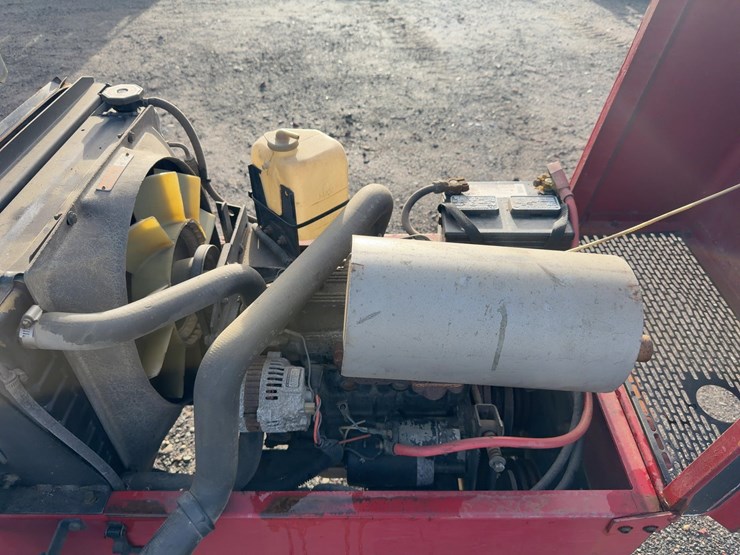 toro-groundsmaster-223-d-rotary-mower-image-11