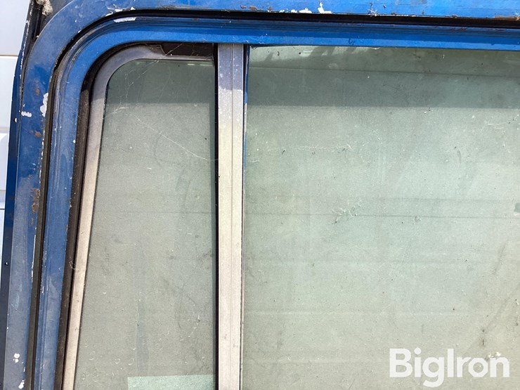 kenworth-front-passenger-side-bottom-latch-door-image-18