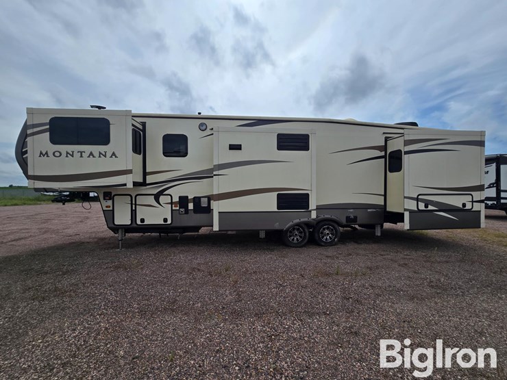 2017-keystone-montana-3730fl-5th-wheel-camper-image-8