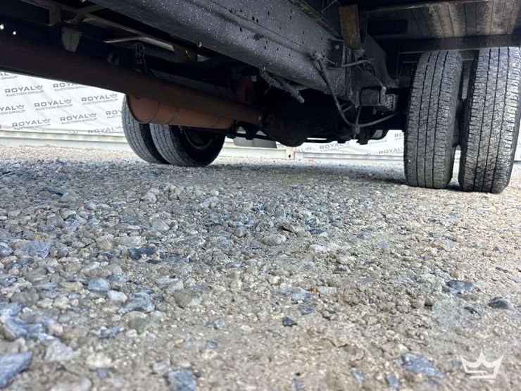 2019-ford-e350-image-27