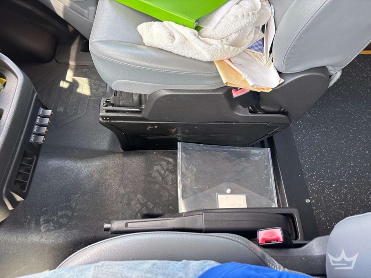 2019-ford-transit-image-18