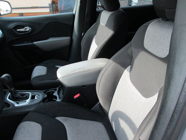 2014-jeep-cherokee-image-24