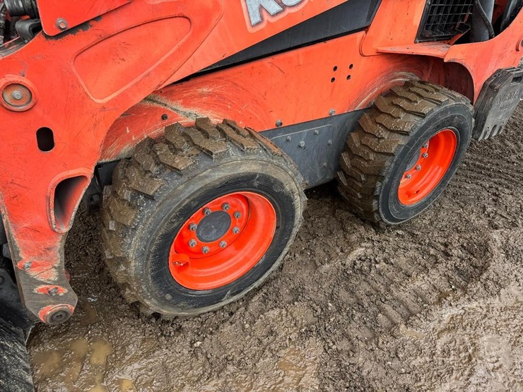 2016-kubota-ssv75-image-13