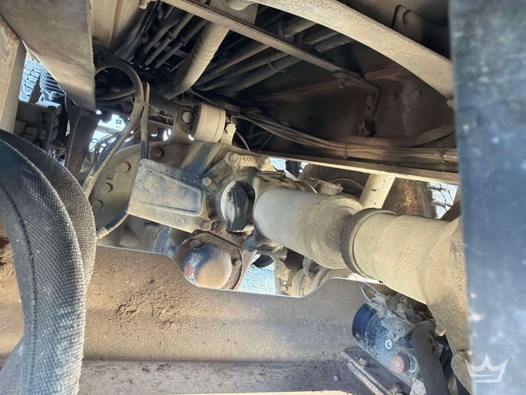 2017-freightliner-m2-106-image-50