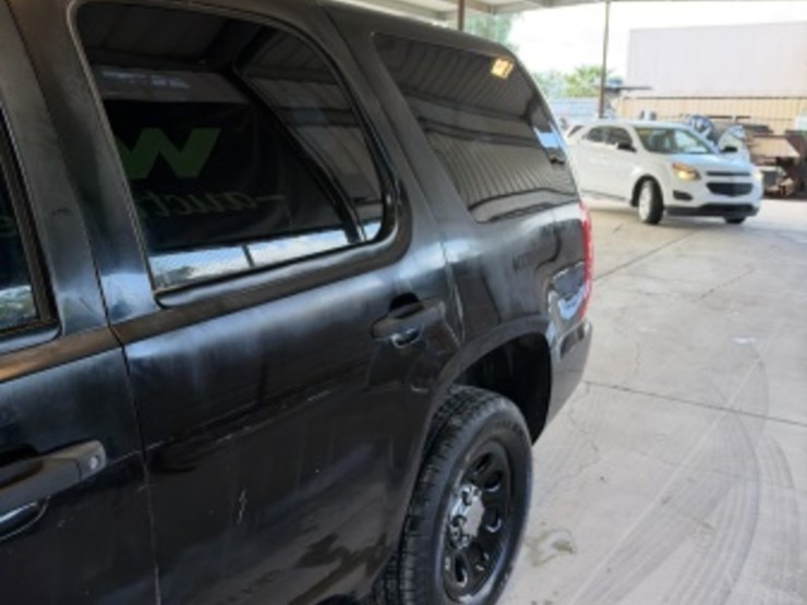 2014-chevrolet-tahoe-image-5