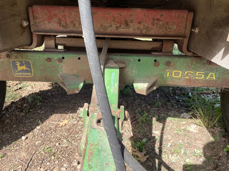#1610-•-hydraulic-dump-wagon-on-john-deere-running-gear-image-11