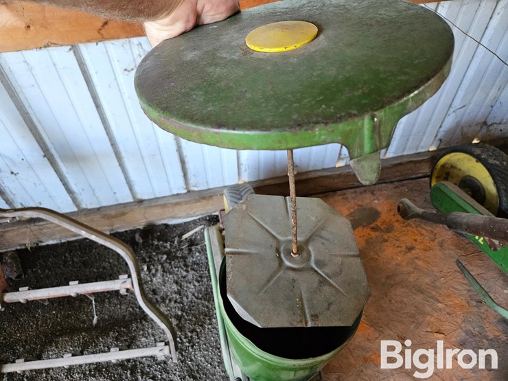 john-deere-71-image-18