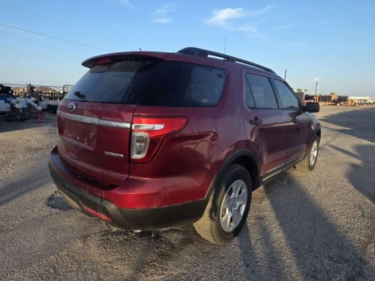 2014-ford-explorer-image-3