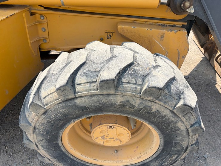2016-deere-410l-image-88