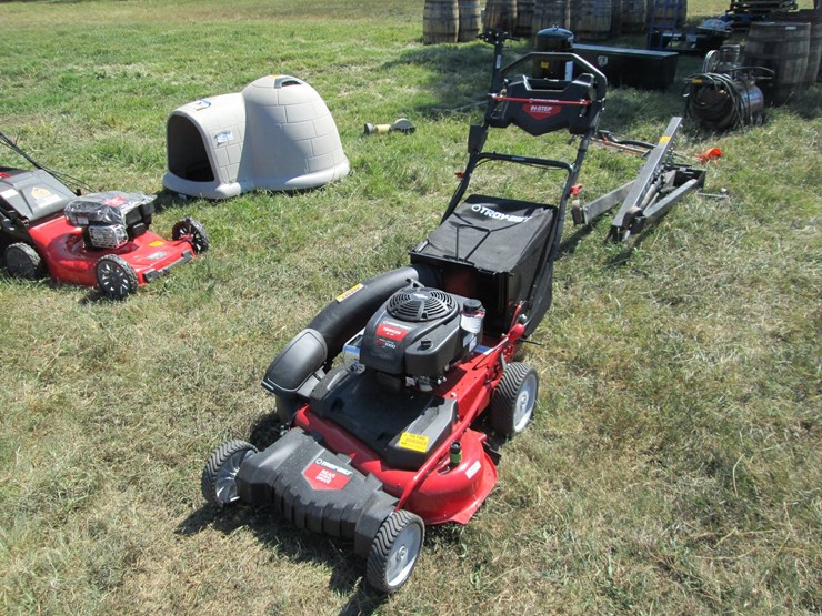 #50186-•-unused-troy-bilt-self-propelled-mower-with-leaf-bag-12abw3t6766-28"-tbwc28-1c27pk50023-inv#50186-image-1