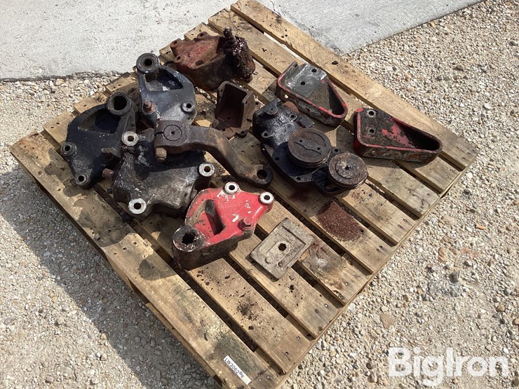 k100-steering-box,-spring-hangers,-water-pump-image-1