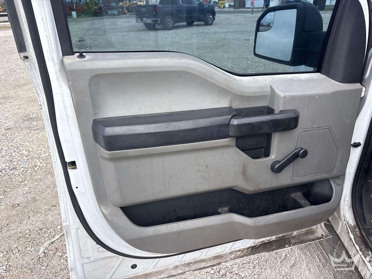 2016-ford-f150-image-13