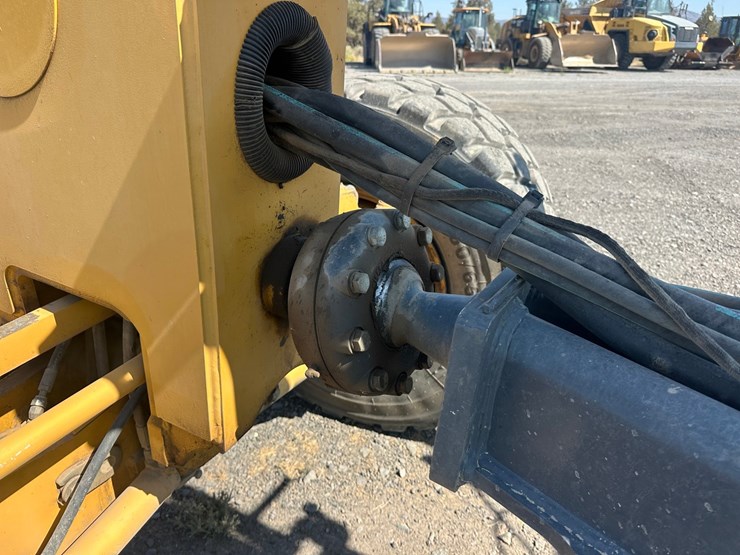 2013-deere-872gp-image-12