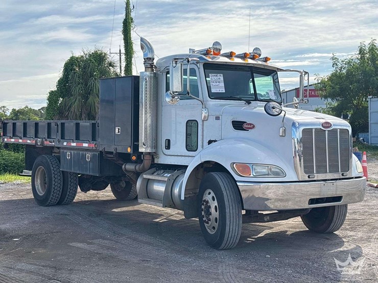 2008-peterbilt-335-image-2