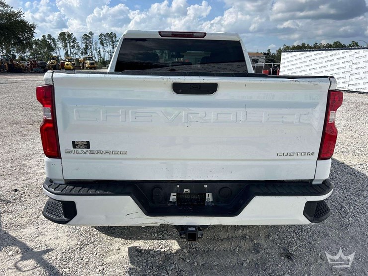 2022-chevrolet-silverado-1500-image-33