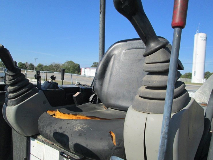 new-holland-e55bx-image-39