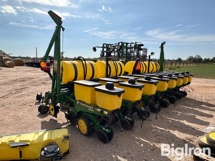 john-deere-7200-image-7