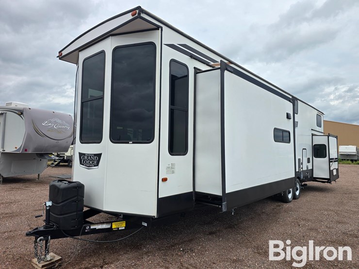 2022-forest-river-wildwood-grand-lodge-42fldl-t/a-destination-trailer-image-1