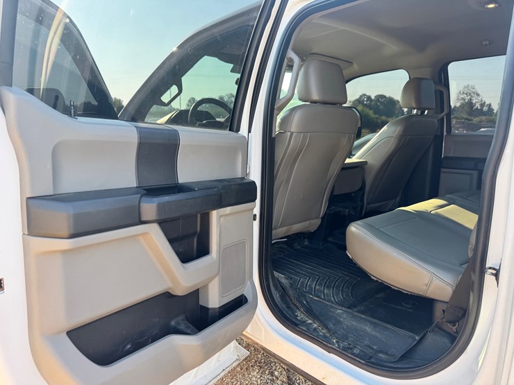 2020-ford-f250-xl-image-13