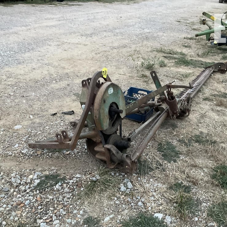JOHN DEERE 568