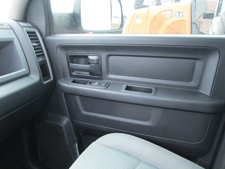 2018-dodge-ram-2500-image-29