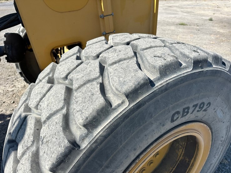 2013-deere-872gp-image-76