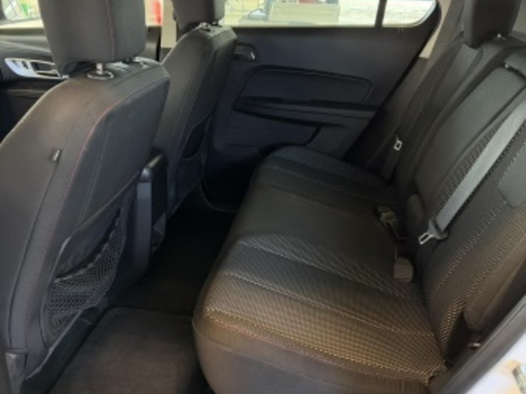 2016-chevrolet-equinox-image-24