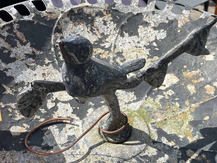 #4082-•-bird-bath-and-patio-umbrella-base-(03)-image-3