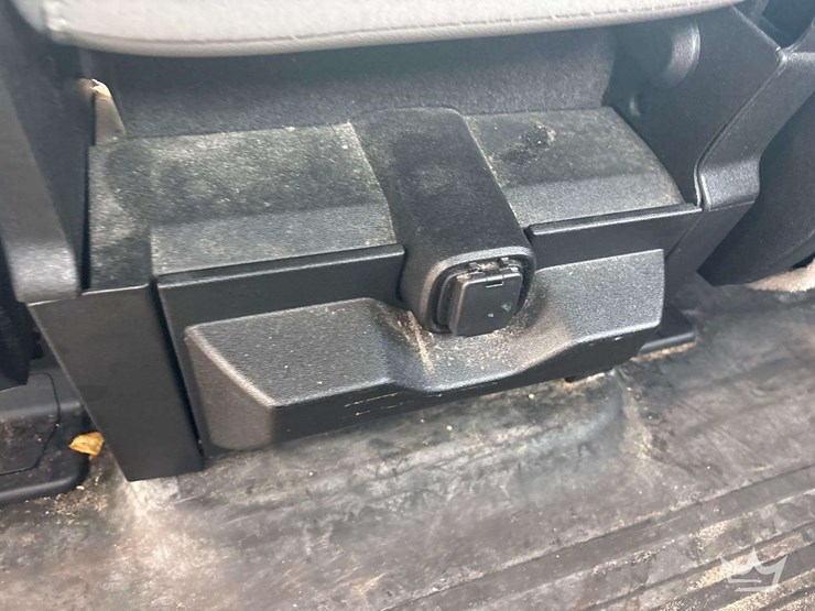 2017-ford-f150-image-22