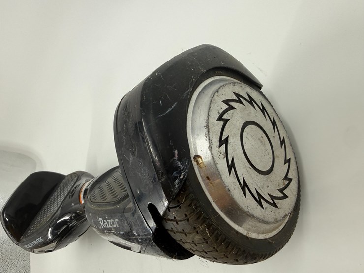 #200-•-razor-hovertrax-electric-hoverboard-image-6