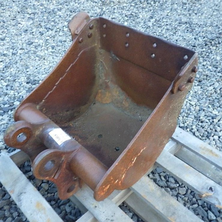 Excavator Bucket 20"
