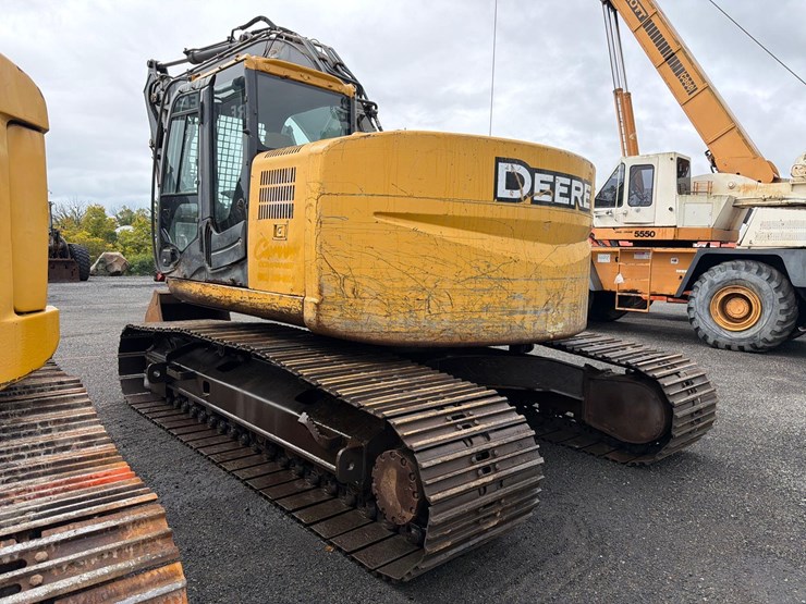 deere-225d-lc-image-7