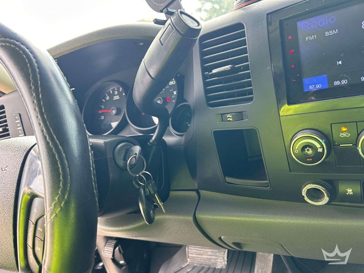 2011-chevrolet-silverado-1500-image-13