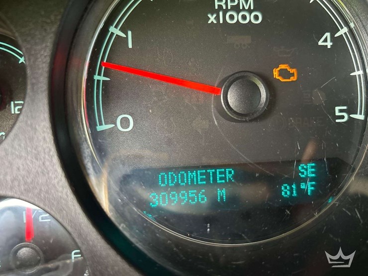 2012-chevrolet-silverado-3500-image-7
