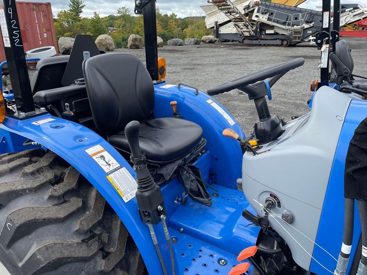 new-holland-workmaster-35-image-8