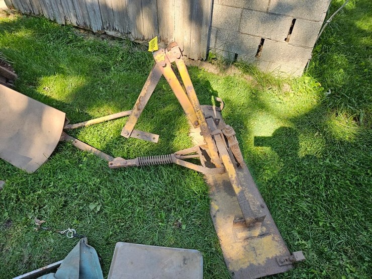 #8749-•-international-cub-front-blade-image-2