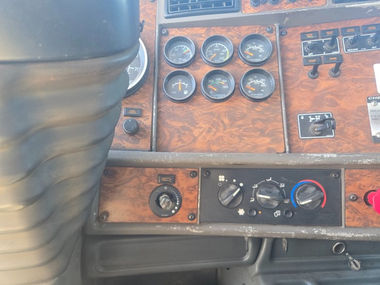 2001-kenworth-t800-image-59
