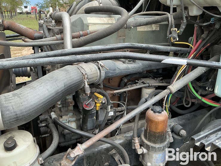 2004-freightliner-century-120-image-17
