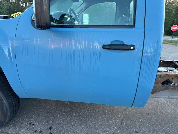 2013-chevrolet-3500-image-12