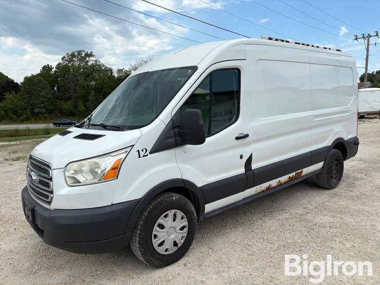 2015-ford-transit-image-1